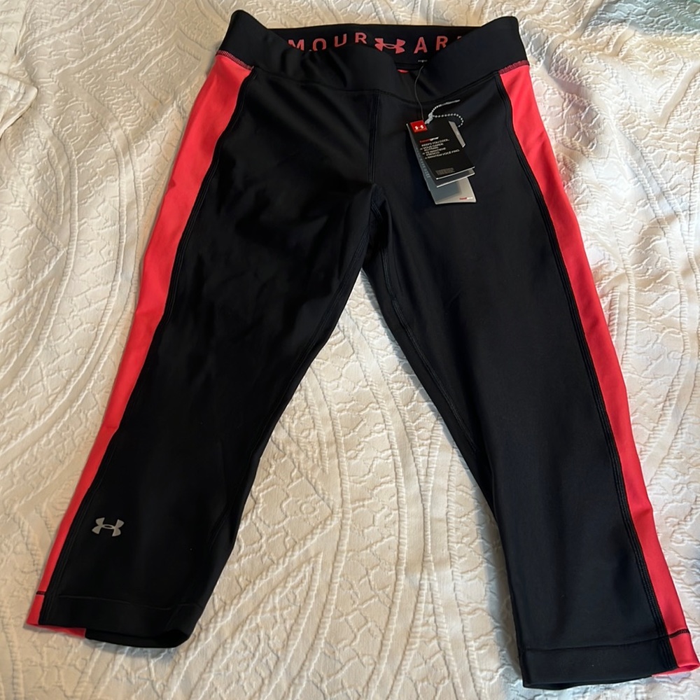 Under Armour heat gear gear women size L Capri NWT